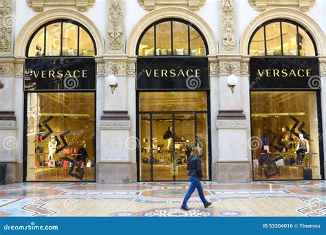 boutiques di versace in italia|versace online store.